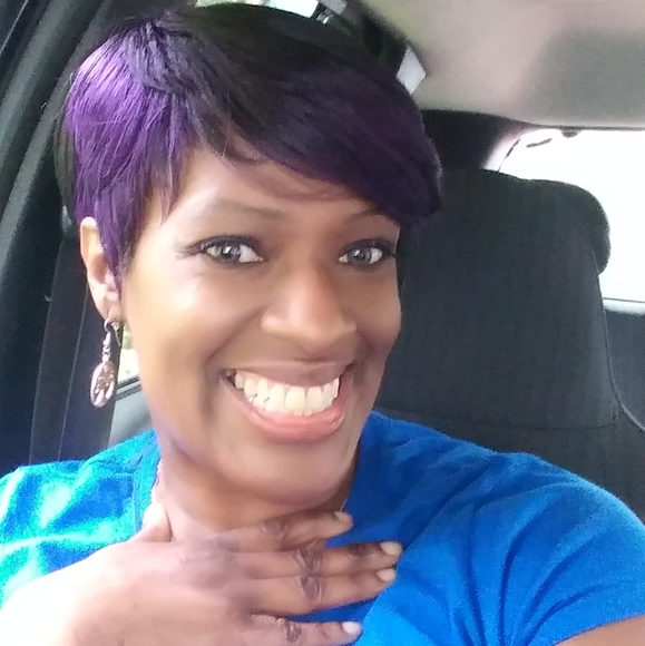 Meet your Posher, Dana - Picture 3 of 16